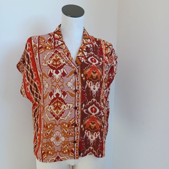 Cupcakes & Cashmere Top Ikat Aztec Print Short Sleeve Camp Shirt Womens Medium - Picture 6 of 15